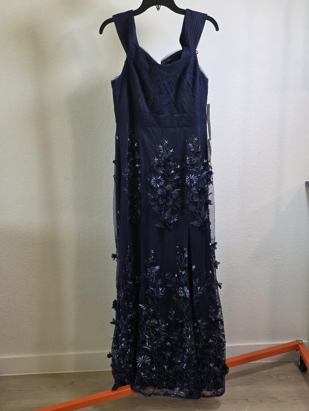NWT Aidan Mattox Navy 3D Floral Embroidered Formal Gown Dress Sz 12 $595 Luxury - Picture 4 of 13
